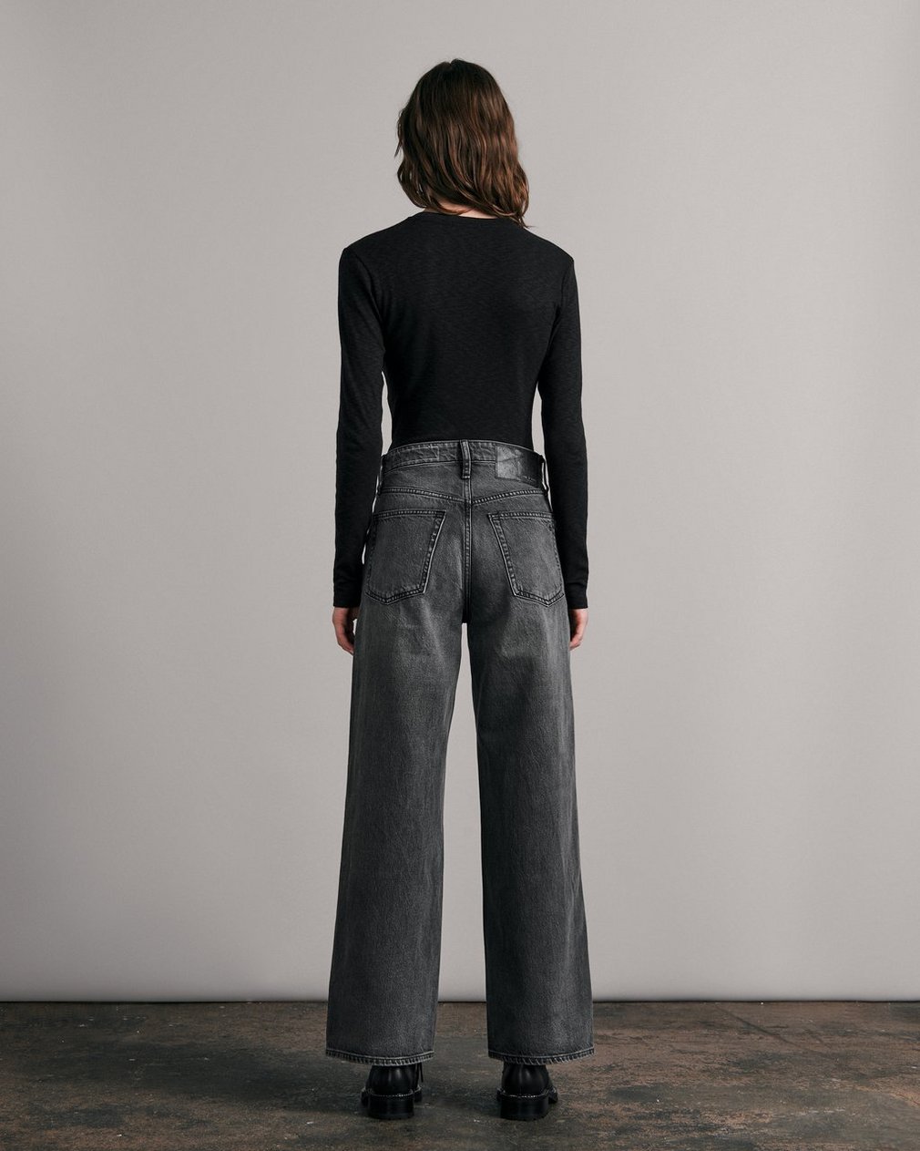 Cropped Longsleeve Rib T-Shirt - Black - Image 3