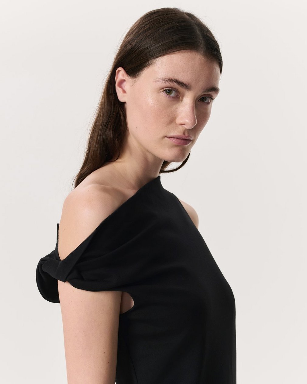 Irina Asymmetric Maxi Dress - Black - Image 3